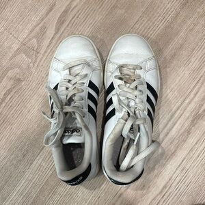 Adidas grant court shoes